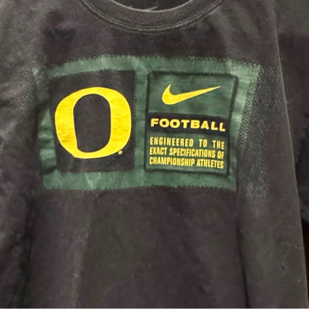 Nike Black Oregon Ducks Football Graphic Tee with Yellow Logo LARGE - Picture 4 of 6